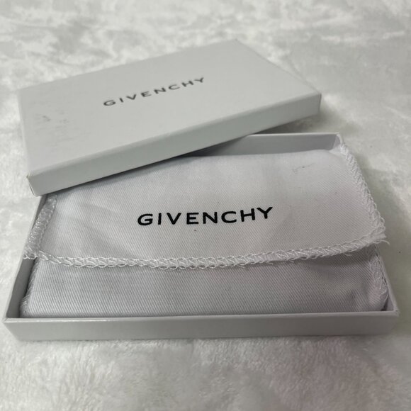 NIB Auc Givenchy Printed Bullseye Coated Canvas Phone Case - Picture 9 of 11